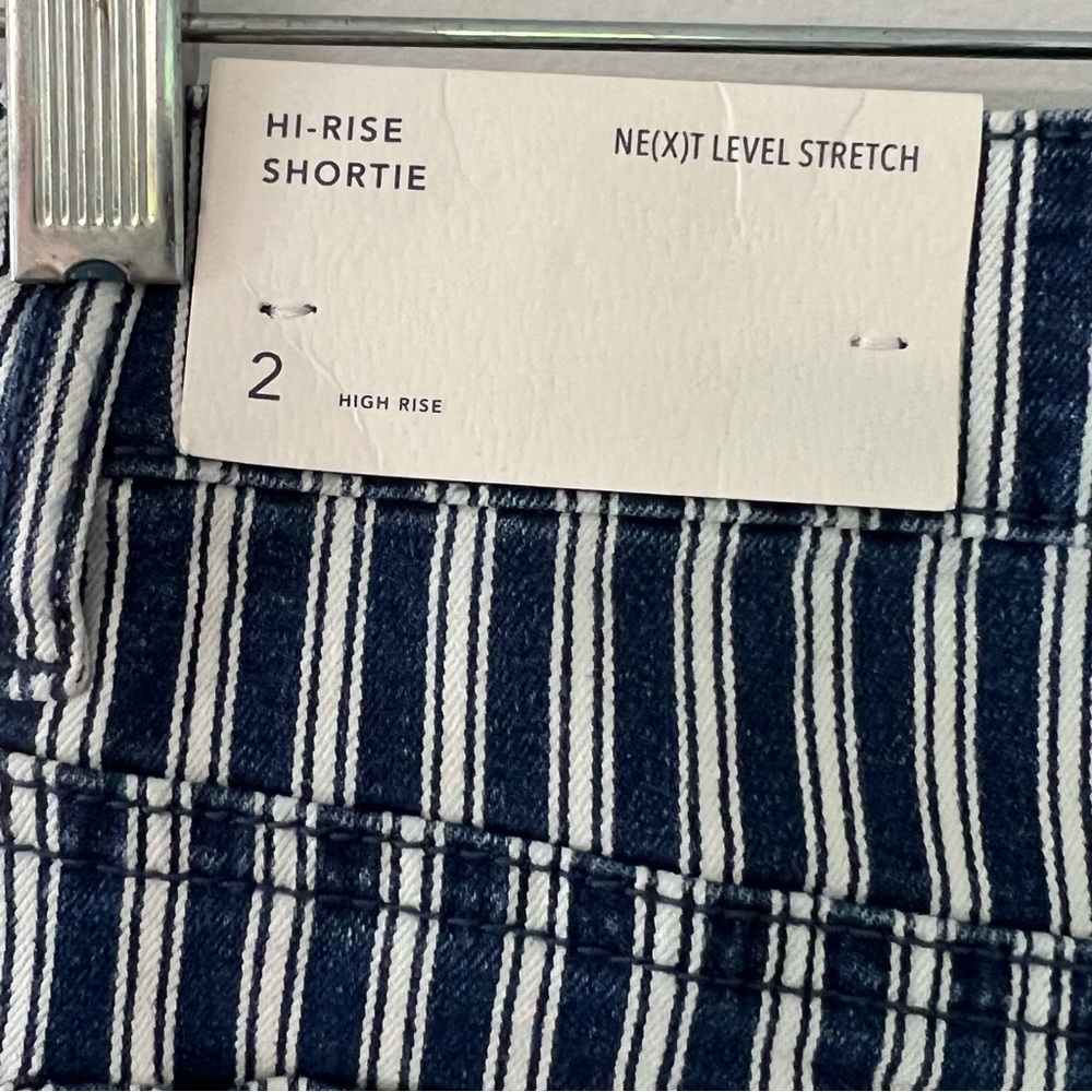 American Eagle Shorts, Sz 2 - Picture 5 of 5